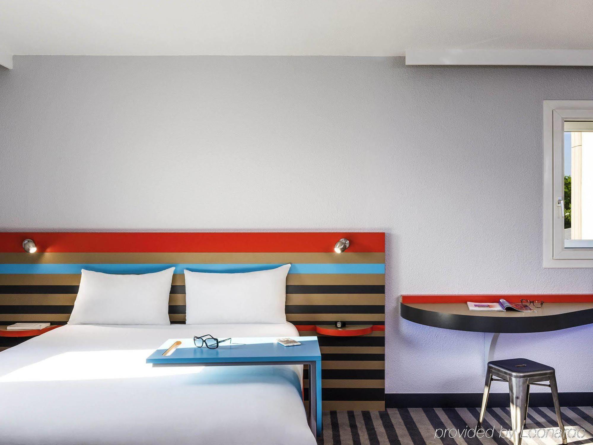 Отель Ibis Styles Antony Paris Sud Экстерьер фото